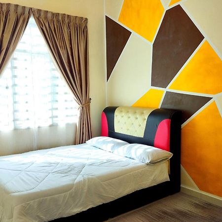Cosy Casa Hana 4Br 3B クアンタン エクステリア 写真